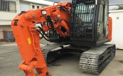 Dernière arrivée dans notre gamme de pelles tunnels, une pelle à chenilles HITACHI ZX135 US-5B